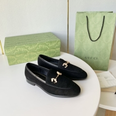 Gucci Flat Shoes